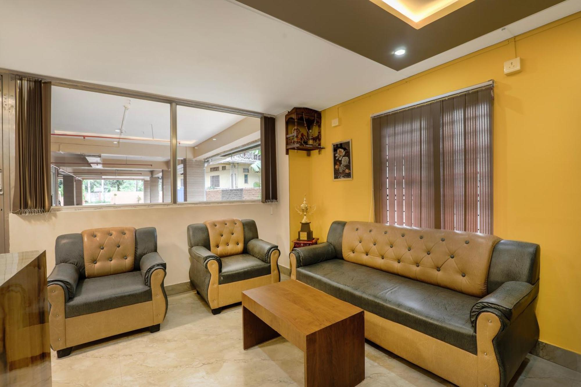 Treebo Urban Oasis Inn Guwahati Ngoại thất bức ảnh