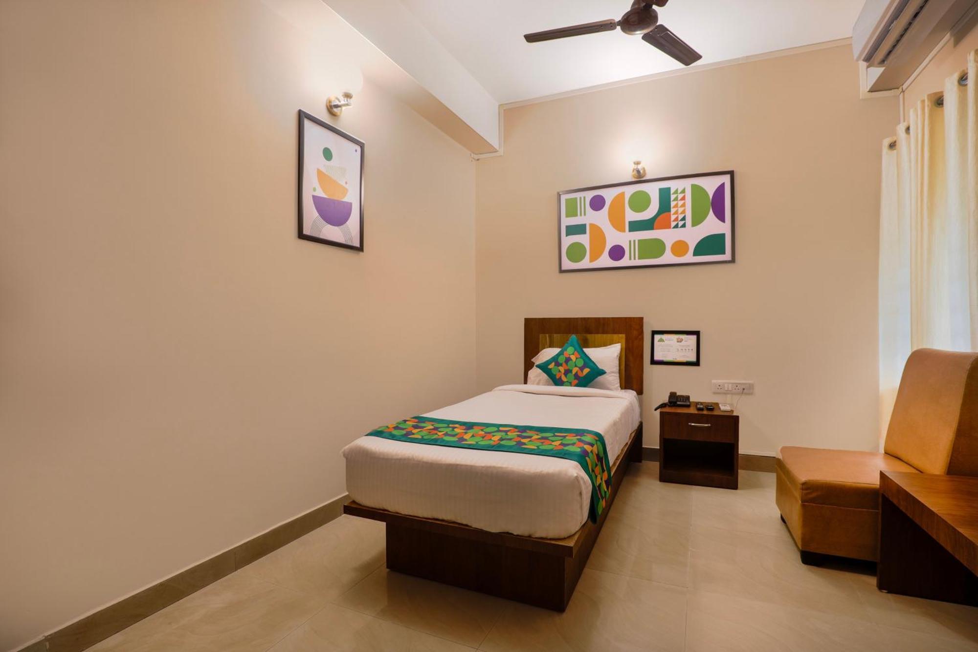Treebo Urban Oasis Inn Guwahati Ngoại thất bức ảnh