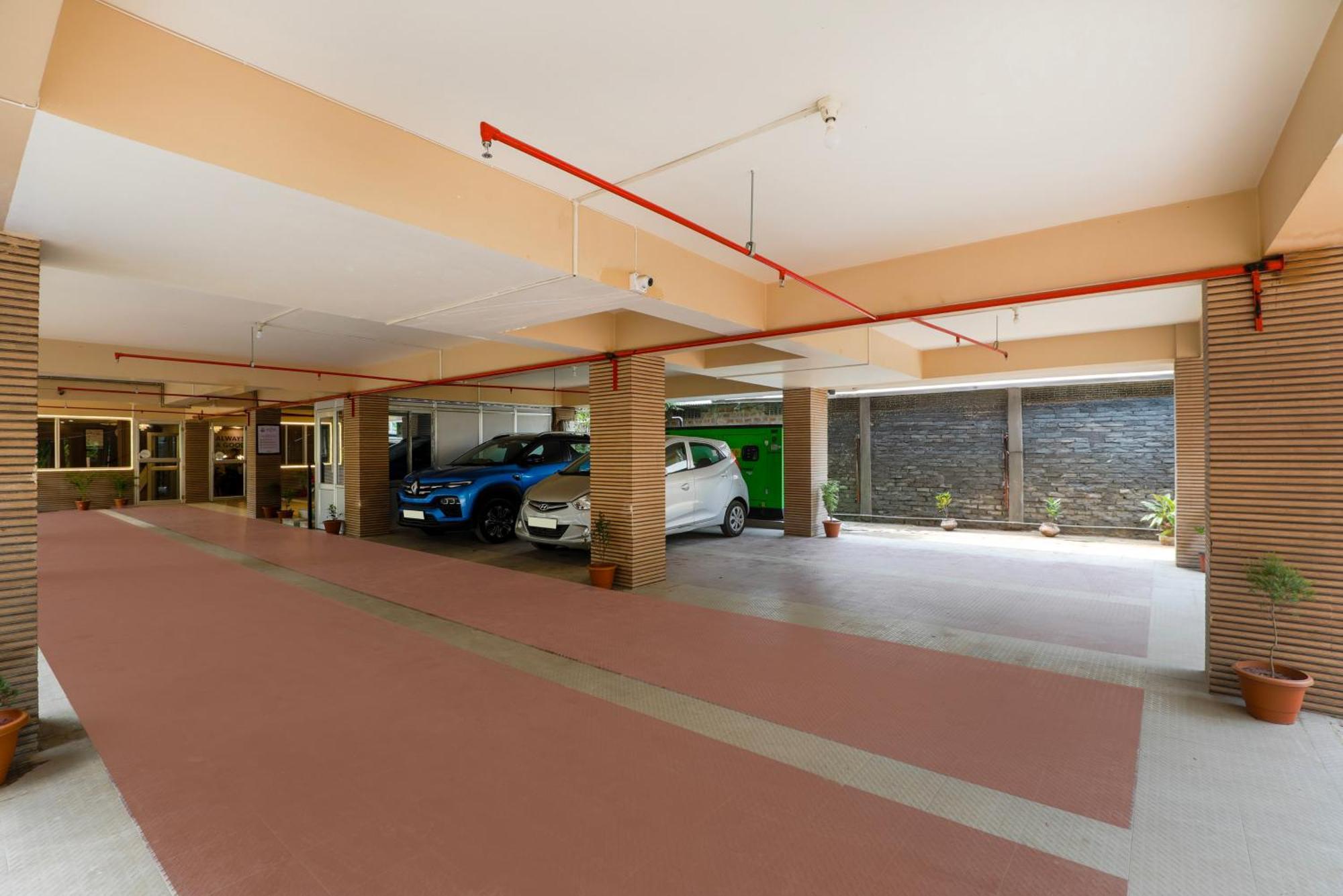 Treebo Urban Oasis Inn Guwahati Ngoại thất bức ảnh