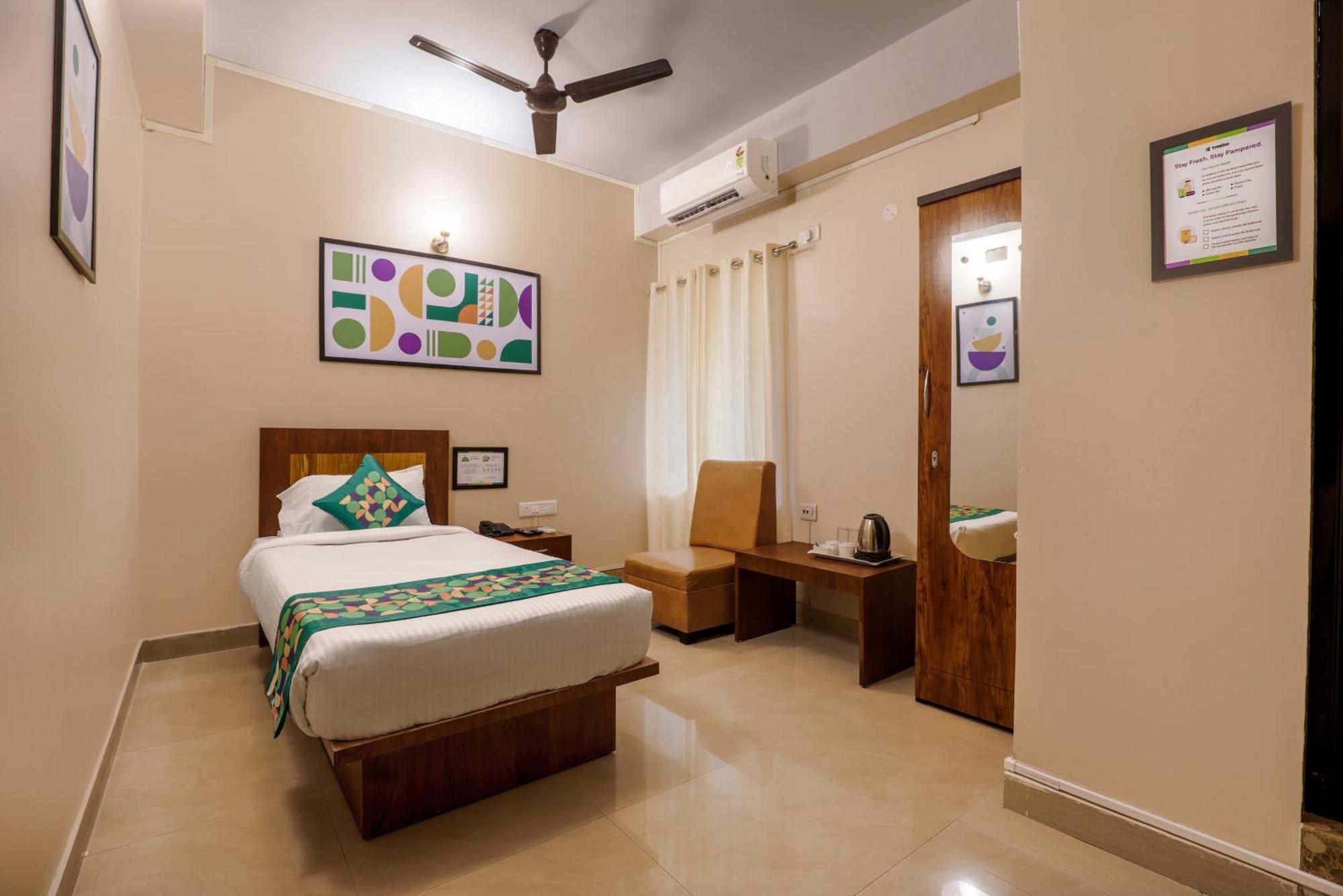 Treebo Urban Oasis Inn Guwahati Ngoại thất bức ảnh