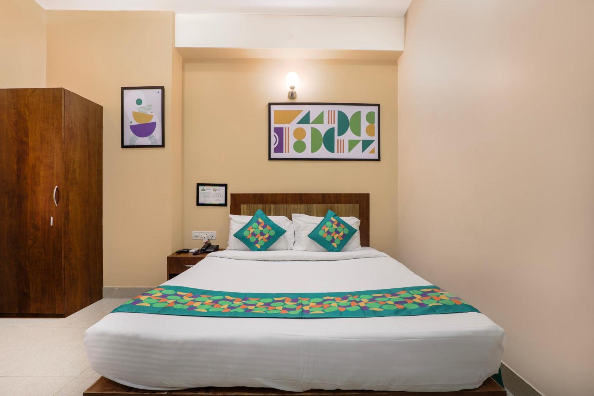 Treebo Urban Oasis Inn Guwahati Ngoại thất bức ảnh