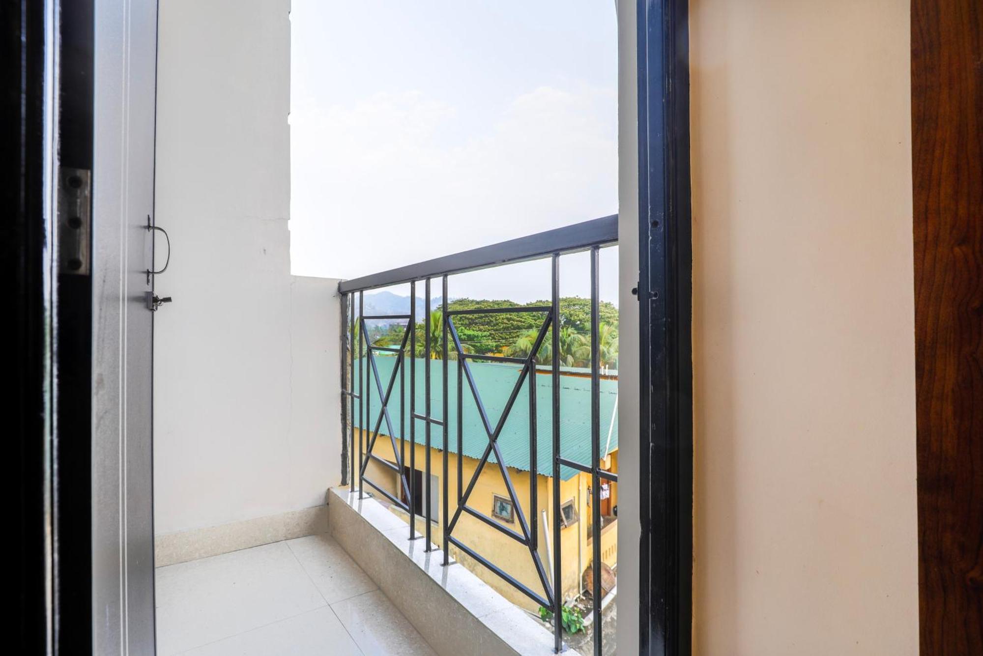 Treebo Urban Oasis Inn Guwahati Ngoại thất bức ảnh