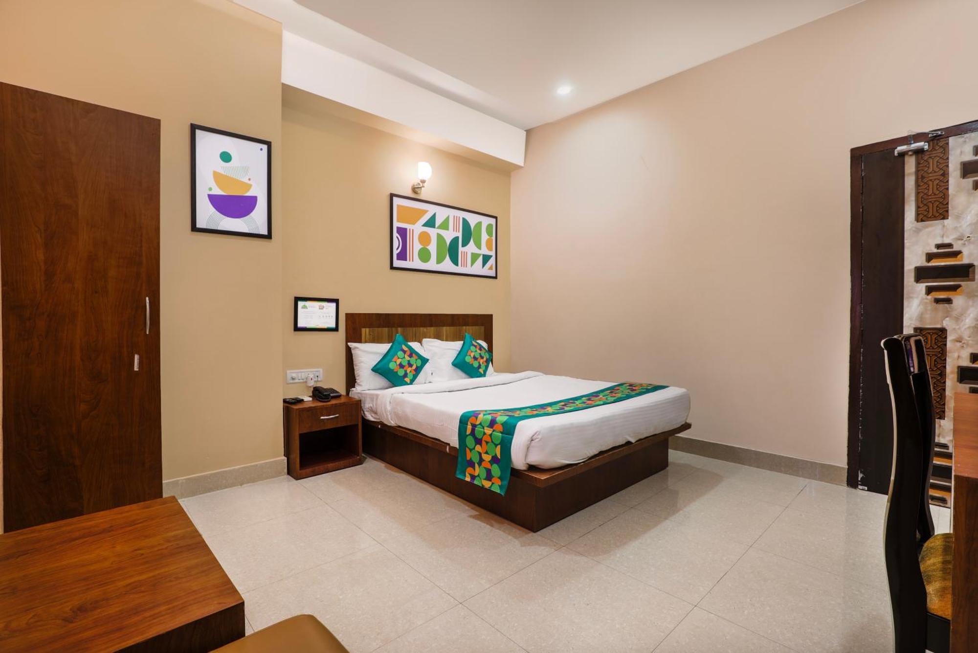 Treebo Urban Oasis Inn Guwahati Ngoại thất bức ảnh