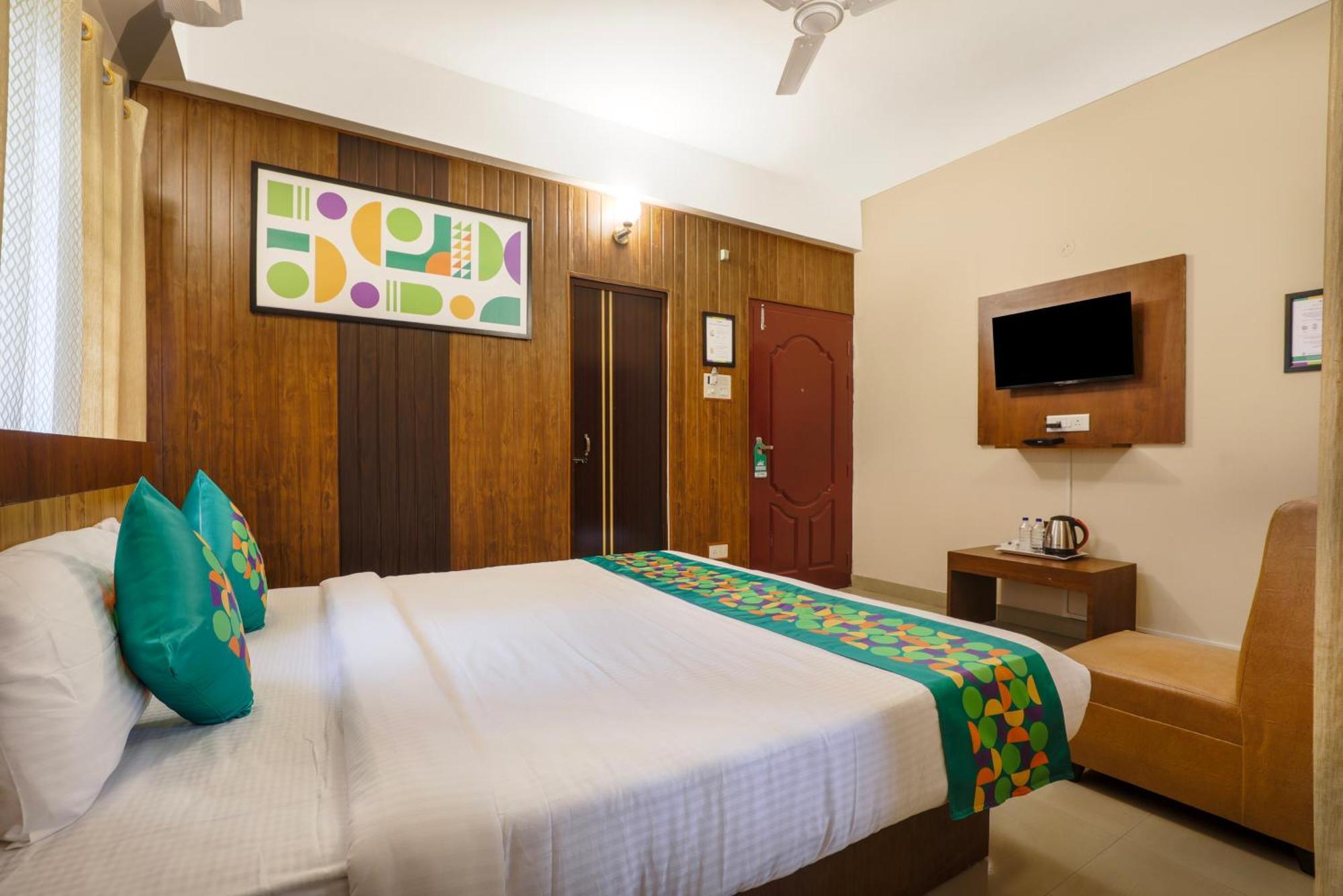 Treebo Urban Oasis Inn Guwahati Ngoại thất bức ảnh