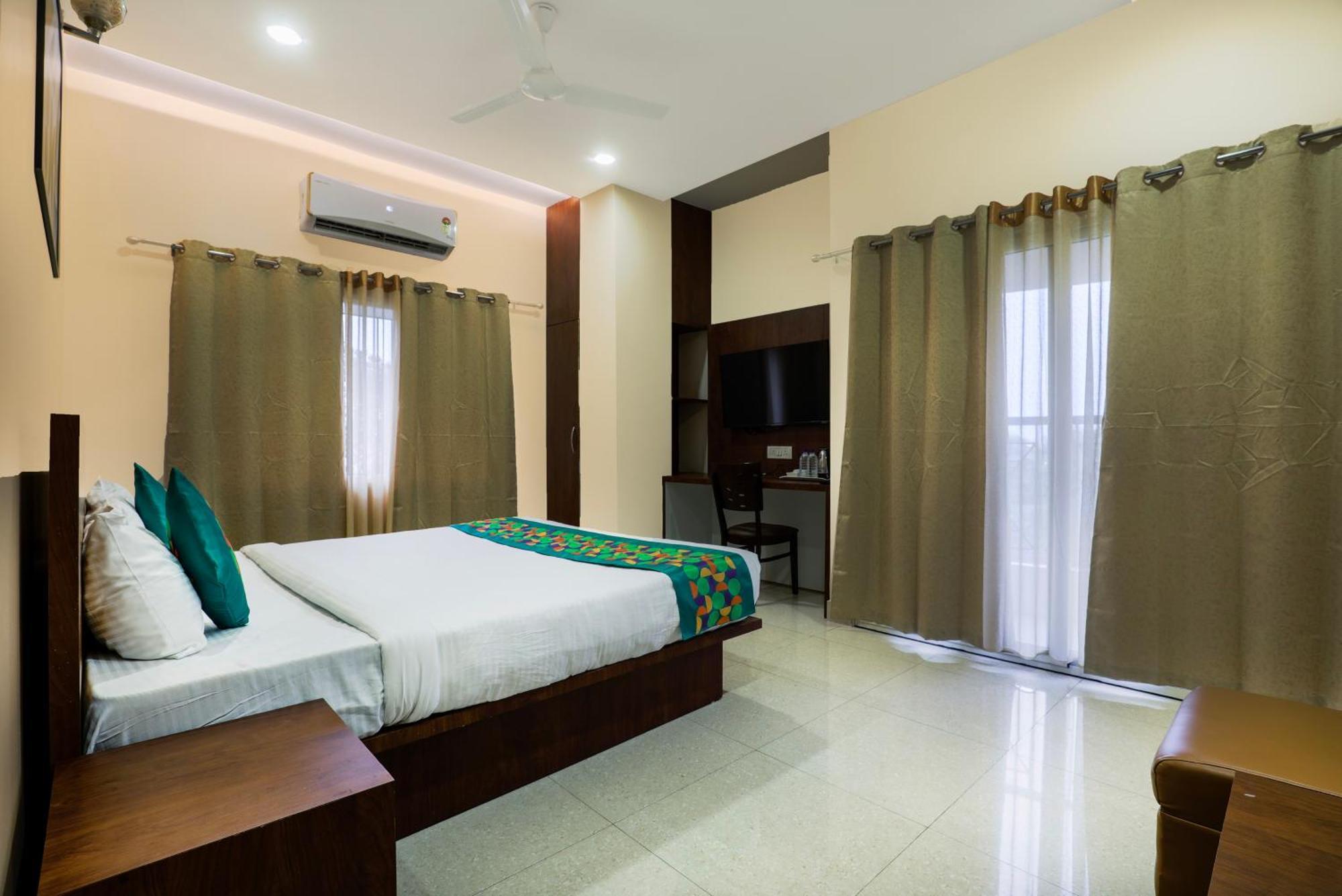 Treebo Urban Oasis Inn Guwahati Ngoại thất bức ảnh