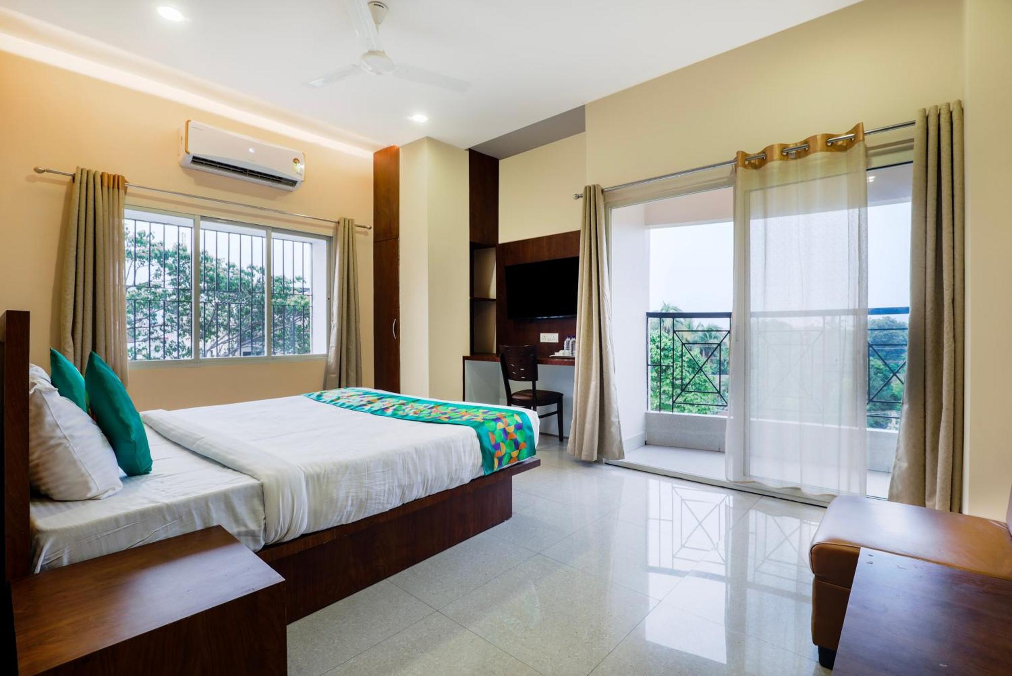 Treebo Urban Oasis Inn Guwahati Ngoại thất bức ảnh
