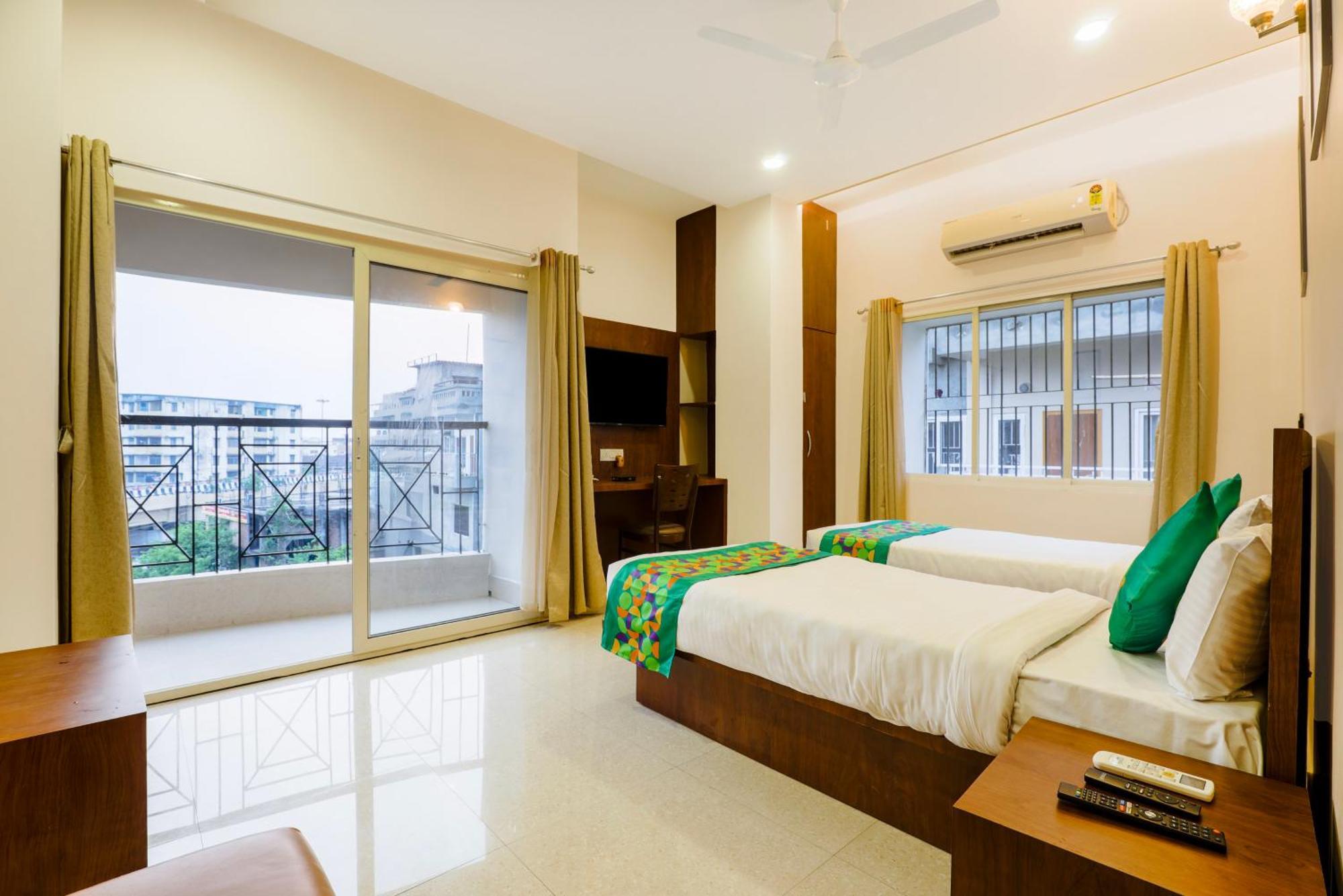 Treebo Urban Oasis Inn Guwahati Ngoại thất bức ảnh