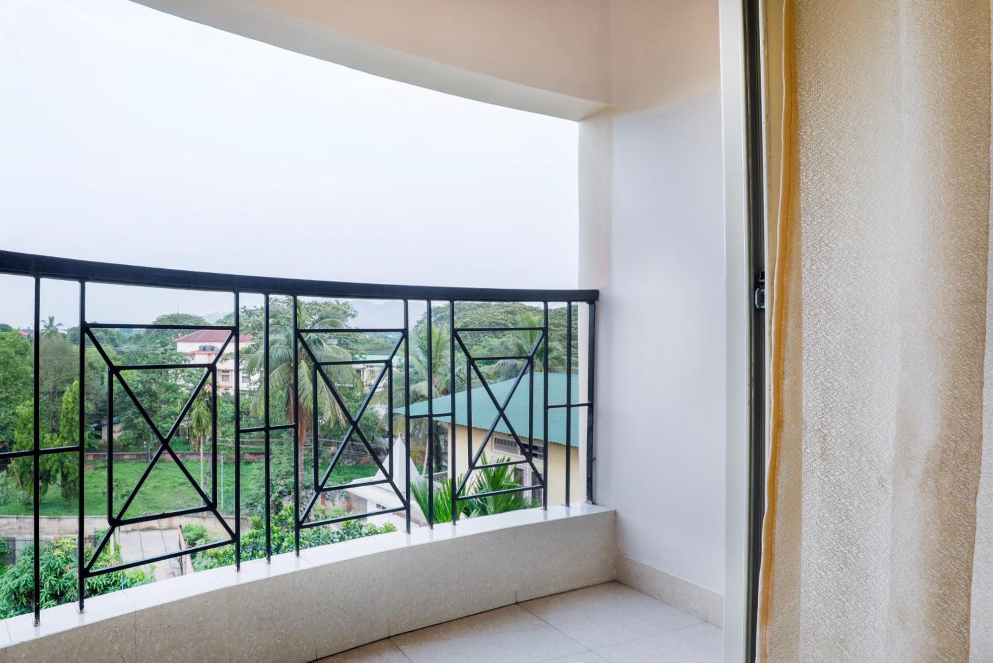 Treebo Urban Oasis Inn Guwahati Ngoại thất bức ảnh